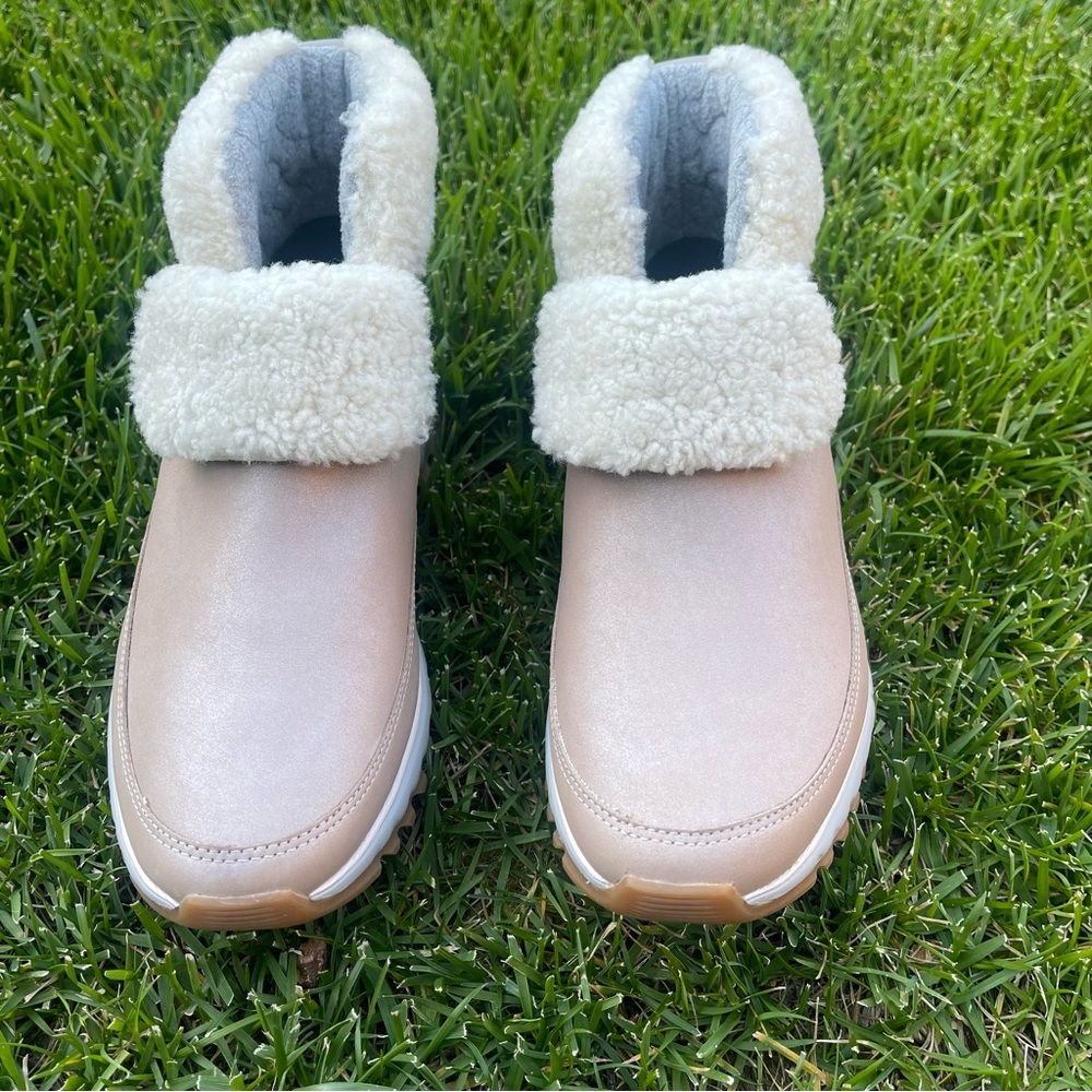 Cole Haan | ZeroGrand Waterproof Leather Booties Dove Shimmer | Size 7.5 NEW - Picture 4 of 10